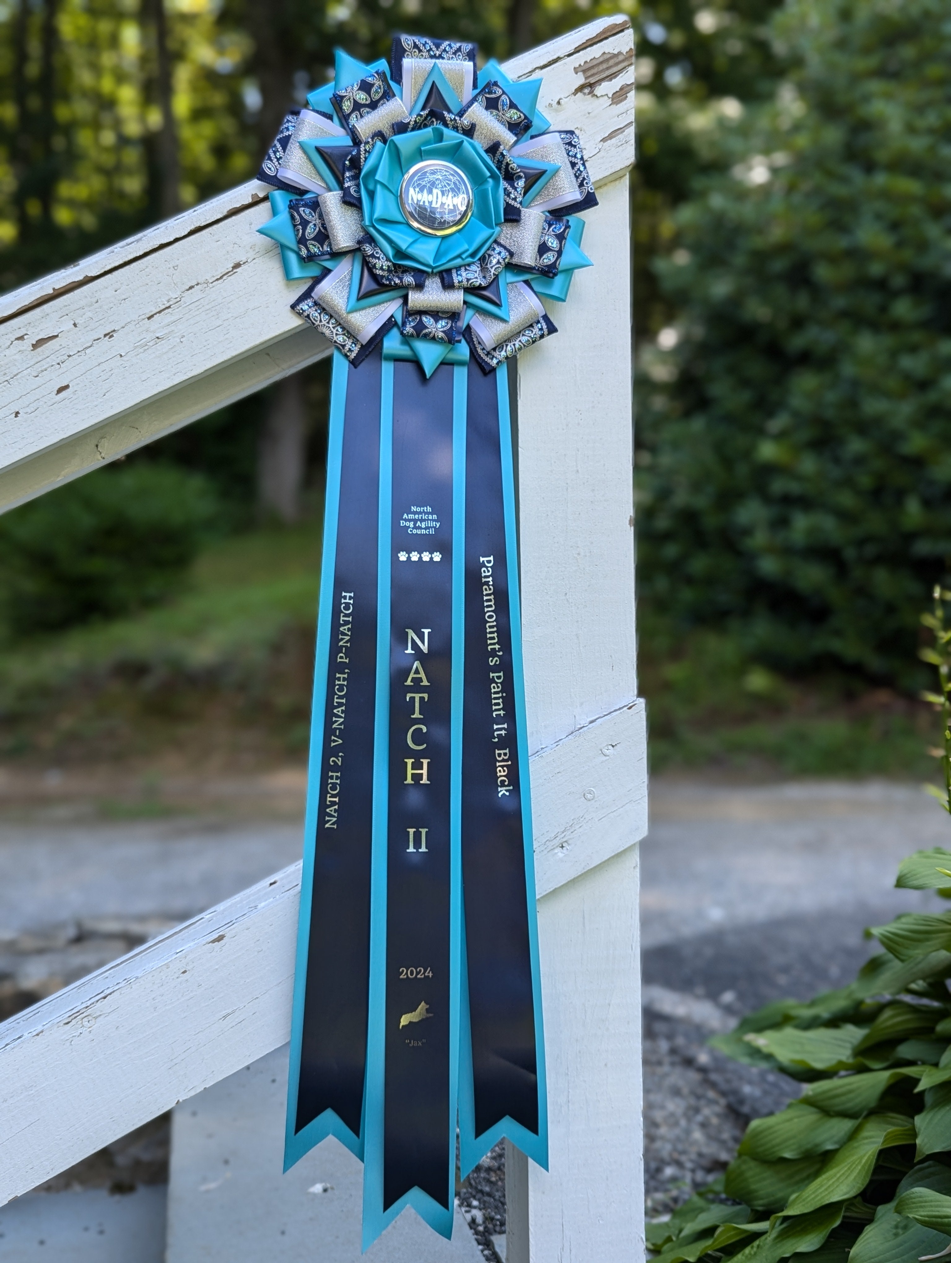 ROSETTE - "Griffin" - Studio Finished Rosette - 10" x 32"