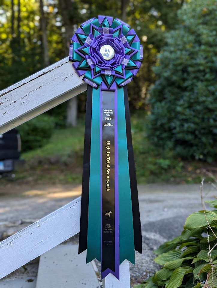 ROSETTE - "Oakley" - Studio Finished Rosette - 11" x 34"