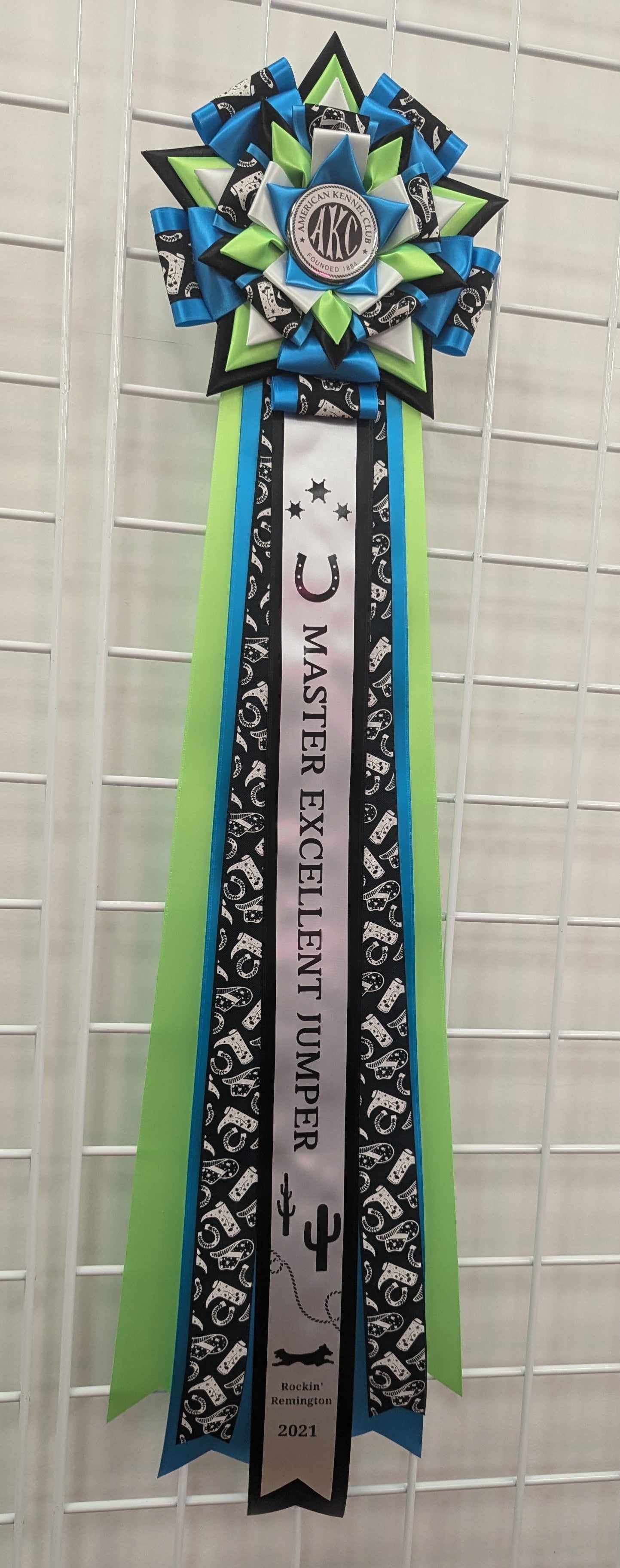 ROSETTE - "Kai" - Studio Finished Rosette - 9" x 28"