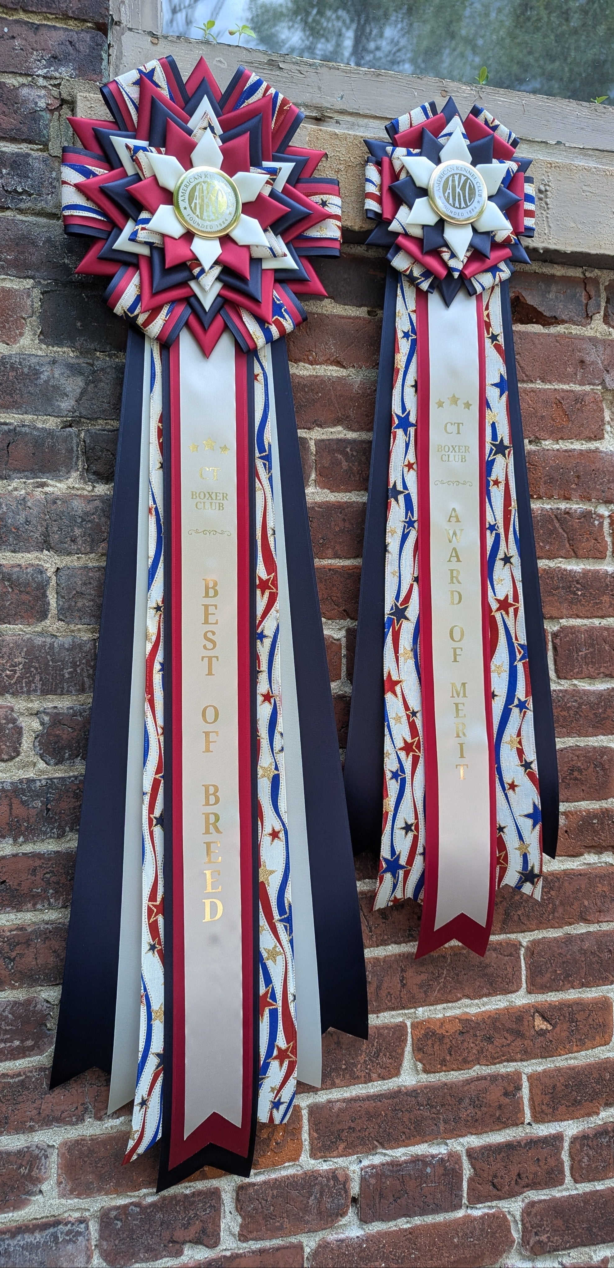 ROSETTE - "Ivy" - Studio Finished Rosette - 10" × 30"